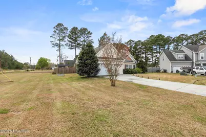 321 Holly Grove Court W, Jacksonville, NC 28540 - Photo 2