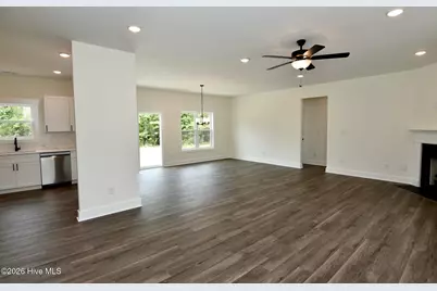 141 Laura Drive, New Bern, NC 28562 - Photo 4