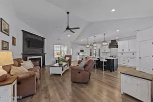 30220 W Lake Dr, Wagram, NC 28396 - Photo 8
