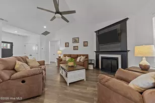 30220 W Lake Dr, Wagram, NC 28396 - Photo 14