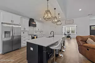 30220 W Lake Dr, Wagram, NC 28396 - Photo 8