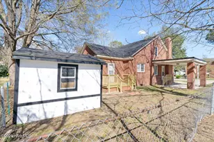 218 S West St, Ahoskie, NC 27910 - Photo 6