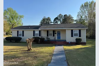 325 Tuskeegee Drive, Laurinburg, NC 28352 - Photo 1