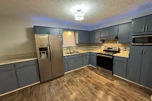325 Tuskeegee Dr, Laurinburg, NC 28352 - Photo 14