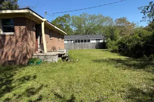 1403 Devers Cir, New Bern, NC 28560 - Photo 2