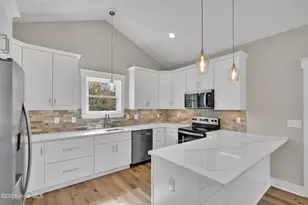 150 NE 1st St, Oak Island, NC 28465 - Photo 8