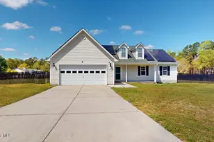 308 Parkton Dr, Richlands, NC 28574 - Photo 2