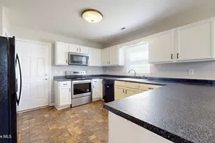 308 Parkton Dr, Richlands, NC 28574 - Photo 16