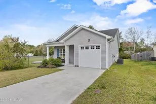 305 Cypress Ave, Holly Ridge, NC 28445 - Photo 2