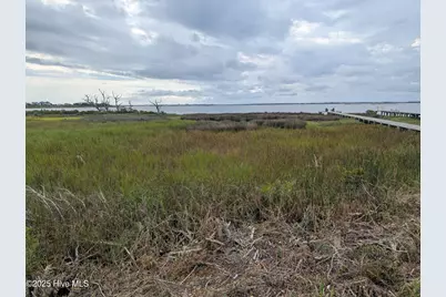 703 Cannonsgate Drive, Newport, NC 28570 - Photo 2