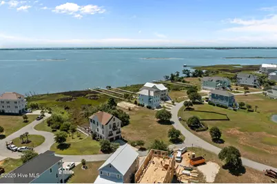 703 Cannonsgate Drive, Newport, NC 28570 - Photo 14