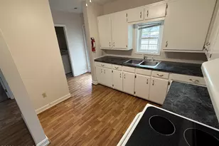 511 W Station St, Mount Olive, NC 28365 - Photo 6