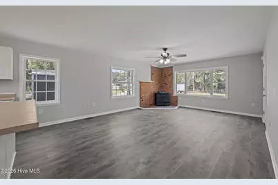 393 Old Vanceboro Road, New Bern, NC 28560 - Photo 8