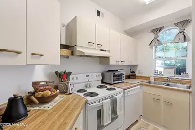 4230 Wilshire Boulevard #Apt 104, Wilmington, NC 28403 - Photo 6