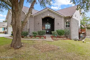 113 Harold Ave, Swansboro, NC 28584 - Photo 2