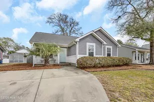 134 NW 17th St, Oak Island, NC 28465 - Photo 2