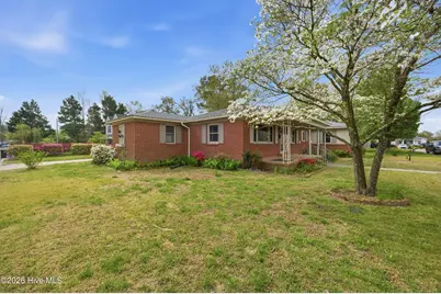 206 Hiland Park Avenue, Hertford, NC 27944 - Photo 2
