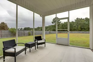 156 Peytons Ridge Dr, Hubert, NC 28539 - Photo 2
