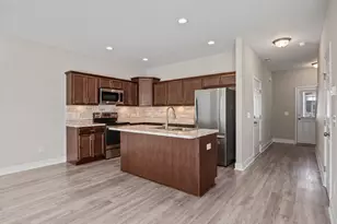 302 S Stingray Ln, Sneads Ferry, NC 28460 - Photo 4