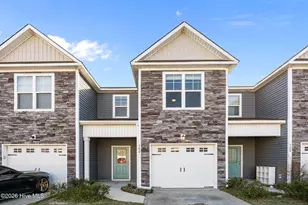 302 S Stingray Ln, Sneads Ferry, NC 28460 - Photo 1