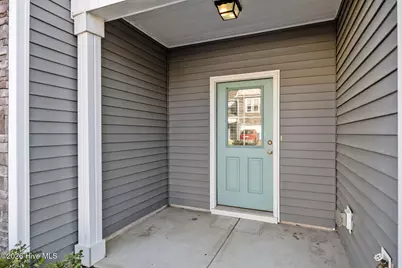 302 S Stingray Lane, Sneads Ferry, NC 28460 - Photo 2