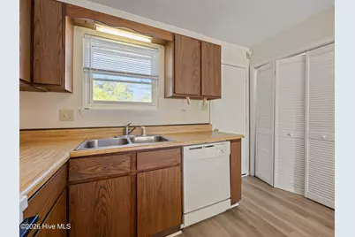 208 Yaupon Drive, Jacksonville, NC 28546 - Photo 14