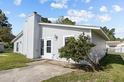 208 Yaupon Drive, Jacksonville, NC 28546 - Photo 4