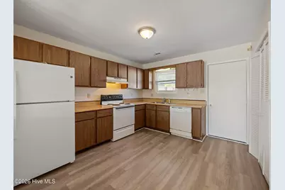 208 Yaupon Drive, Jacksonville, NC 28546 - Photo 10