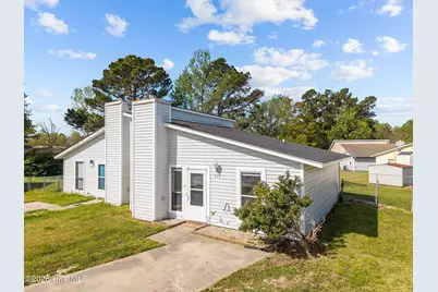208 Yaupon Drive, Jacksonville, NC 28546 - Photo 2