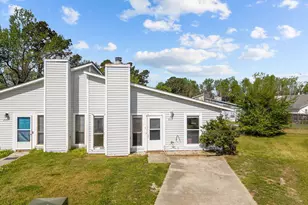 208 Yaupon Dr, Jacksonville, NC 28546 - Photo 1