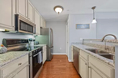 306 Sky Sail Boulevard #306, New Bern, NC 28560 - Photo 6