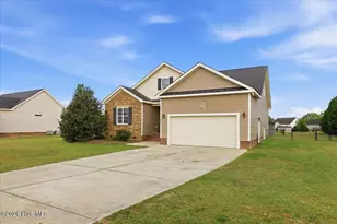 305 Wakefield Dr, Princeton, NC 27569 - Photo 2