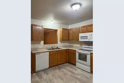 907 Springwood Drive, Jacksonville, NC 28546 - Photo 6