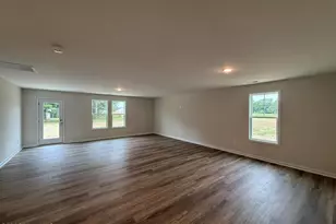 124 Baxley Dr, Dunn, NC 28334 - Photo 2