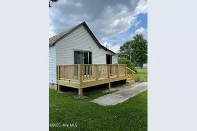 582 Five Mile Road, Richlands, NC 28574 - Photo 2