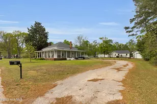 308 Pollock St, Pollocksville, NC 28573 - Photo 36