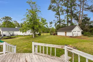 308 Pollock St, Pollocksville, NC 28573 - Photo 6