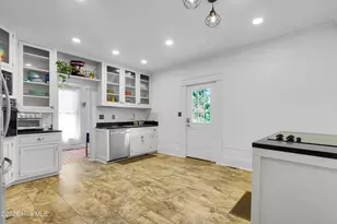 308 Pollock St, Pollocksville, NC 28573 - Photo 8