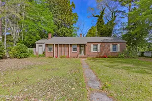 221 E Main St, Rose Hill, NC 28458 - Photo 1