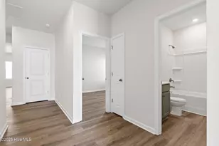 102 Nesbitt Ct, Jacksonville, NC 28546 - Photo 4