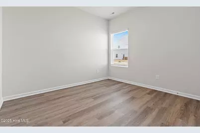 102 Nesbitt Court, Jacksonville, NC 28546 - Photo 6