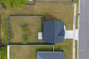 404 Knoll Cir, Greenville, NC 27858 - Photo 46