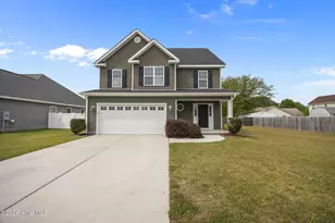 404 Knoll Cir, Greenville, NC 27858 - Photo 6