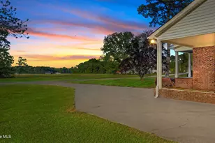 208 E Nash St, Macclesfield, NC 27852 - Photo 2
