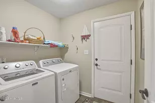 105 Laurel Ct, Pine Knoll Shores, NC 28512 - Photo 16