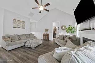 2120 Blue Bonnet Cir, Castle Hayne, NC 28429 - Photo 4