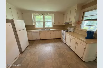 4068 Grimmersburg Street, Farmville, NC 27828 - Photo 6
