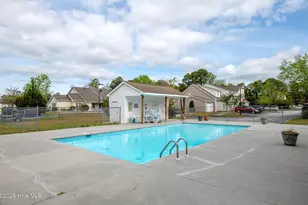 4513 Country Club Rd, Morehead City, NC 28557 - Photo 2