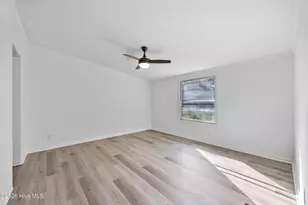 410 Pond View Ln, Hampstead, NC 28443 - Photo 6