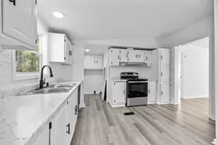410 Pond View Ln, Hampstead, NC 28443 - Photo 4